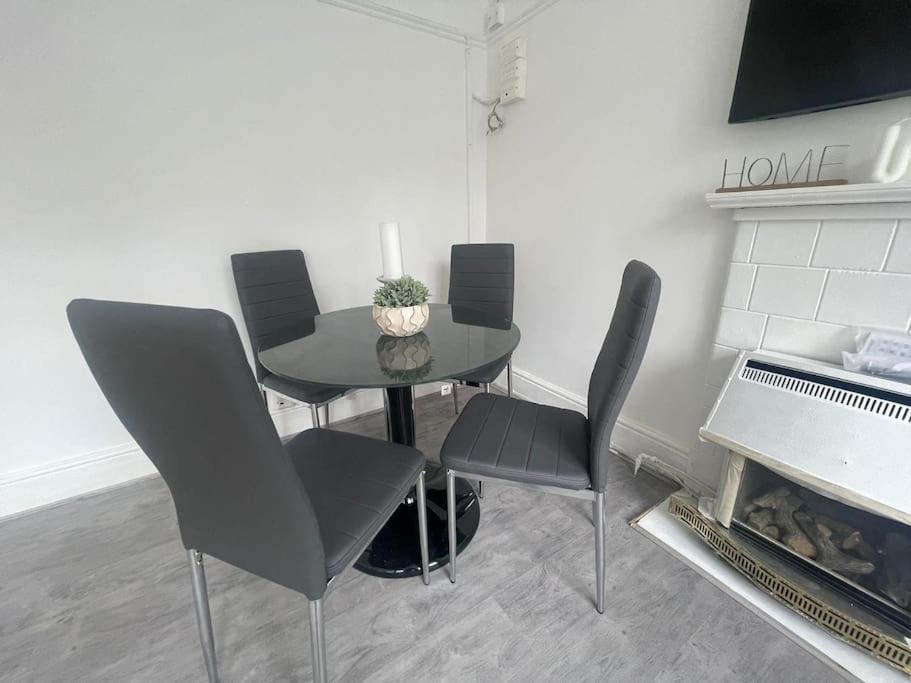 Lovely 2 Bed On Tower Bridge Londres Exterior foto